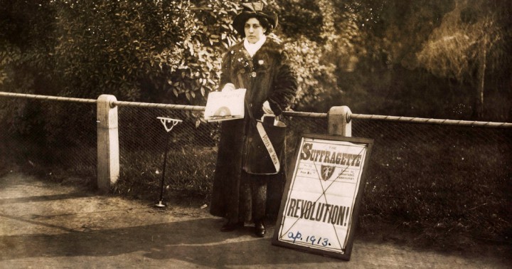 Princess Sophia Duleep Singh selling Sufragette subscriptions in 1913